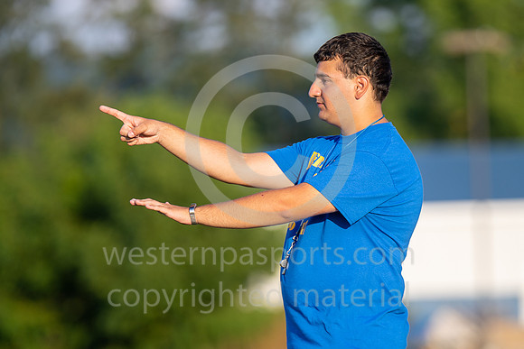 Football-Derry vs Freeport_20190830-KR1_7922