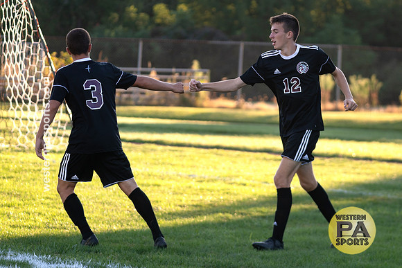 GCC-vs-StJoes-BoysSoccer-4468