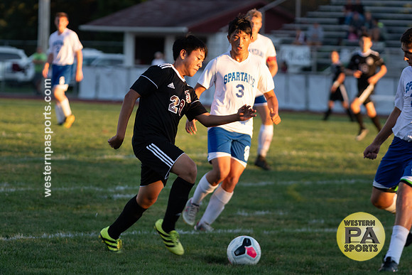 GCC-vs-StJoes-BoysSoccer-5043