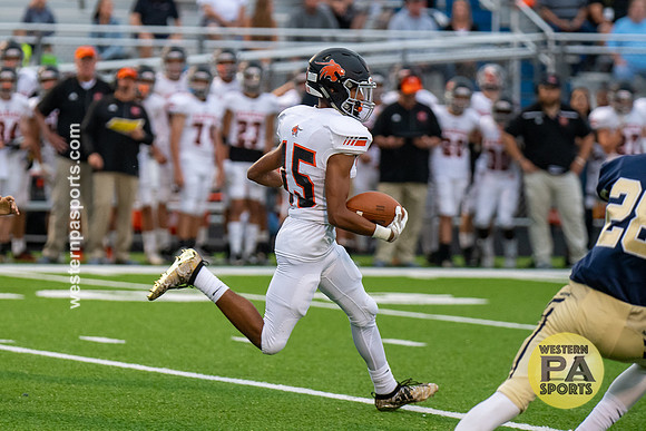 Football-FR vs Latrobe_20190906-KR1_7757