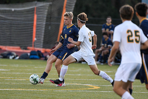 101321-Boys Soccer-SSA-DeerLakes-BR4--44471