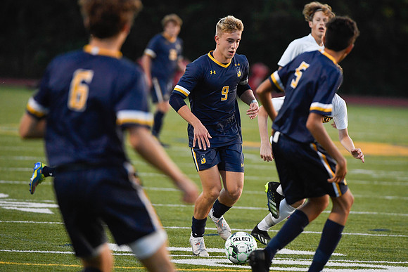 101321-Boys Soccer-SSA-DeerLakes-BR4--44517