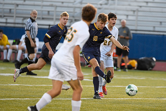 101321-Boys Soccer-SSA-DeerLakes-BR4--44437