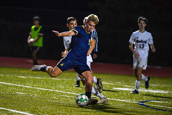 102821-Boys Soccer-SSA-Ambridge-BR4-41589
