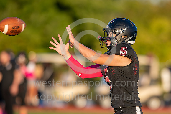 Football-GCC vs Jeannette_20191011-KR1_6223