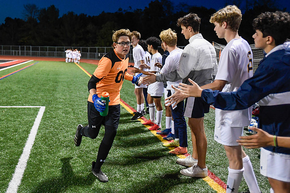 101921-Boys Soccer-SSA-FoxChapel-BR4--25602