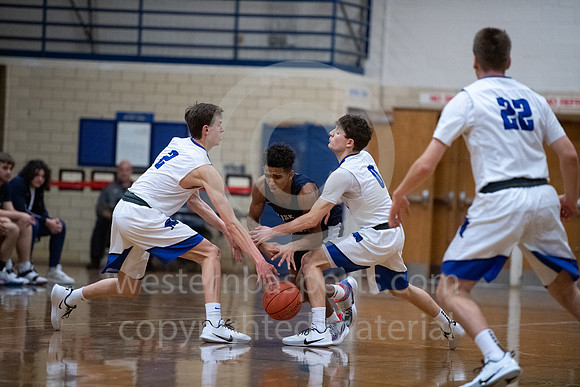 121419-Boys Hoops-Hempfield vs Kiski Area-2512