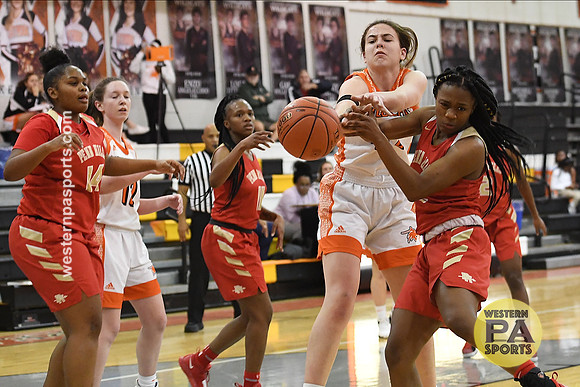 Girls Hoops_Latrobe vs Penn Hills_20191219-KR1_8395