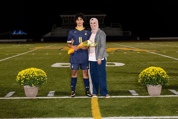 092722-Boys Soccer-SSA SR Night0036