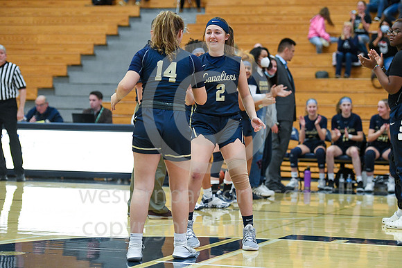 Girls Hoops-FR vs Kiski Area_20211217-KR1_3563