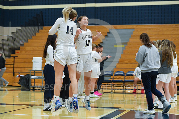 Girls Hoops-FR vs Kiski Area_20211217-KR1_3646
