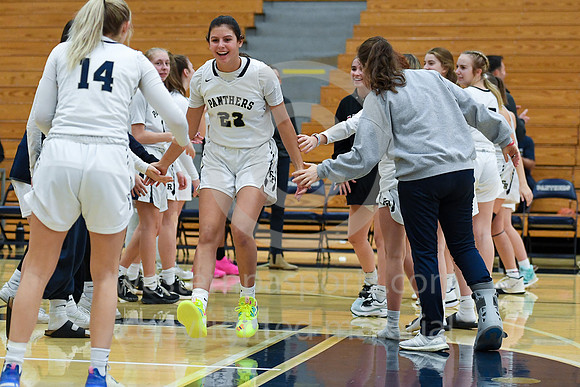 Girls Hoops-FR vs Kiski Area_20211217-KR1_3664