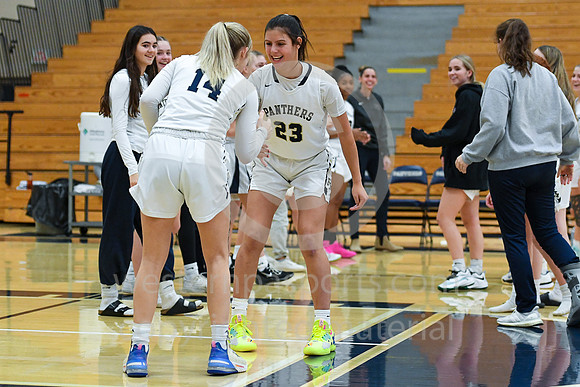 Girls Hoops-FR vs Kiski Area_20211217-KR1_3668