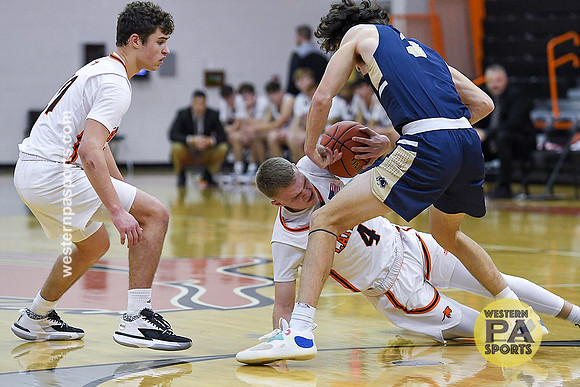Boys Hoops-Latrobe vs FR_20220107-KR1_2319