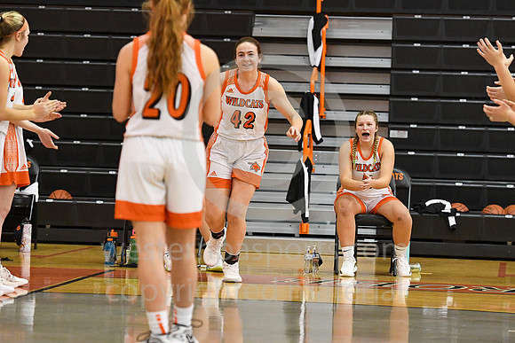 Girls Hoops-Latrobe vs FR_20210108-KR1_8541