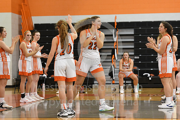 Girls Hoops-Latrobe vs FR_20210108-KR1_8560