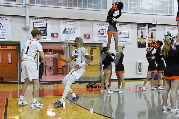 Boys Hoops-Latrobe vs FR_20220107-WP1_5686