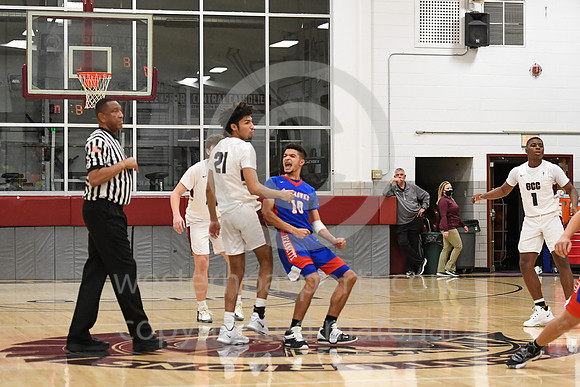 Boys Hoops-GCC vs Jeannette_20220111-KR1_8207