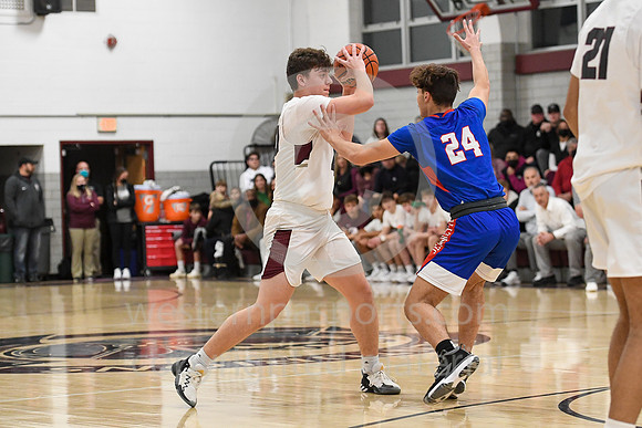 Boys Hoops-GCC vs Jeannette_20220111-KR1_8241