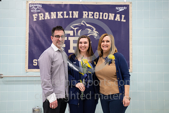 FR Swim Sr Night_20200131-BR2_0121