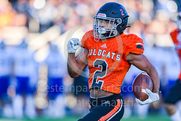 Football_Latrobe vs Hempfield_20220909-KR1_1803
