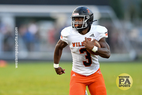 Football_Derry vs Latrobe_20220826-KR1_1851
