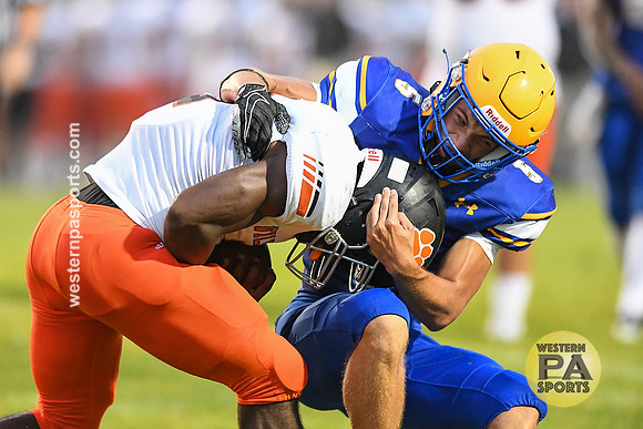Football_Derry vs Latrobe_20220826-KR1_2058