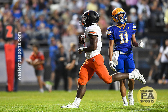 Football_Derry vs Latrobe_20220826-KR1_2281