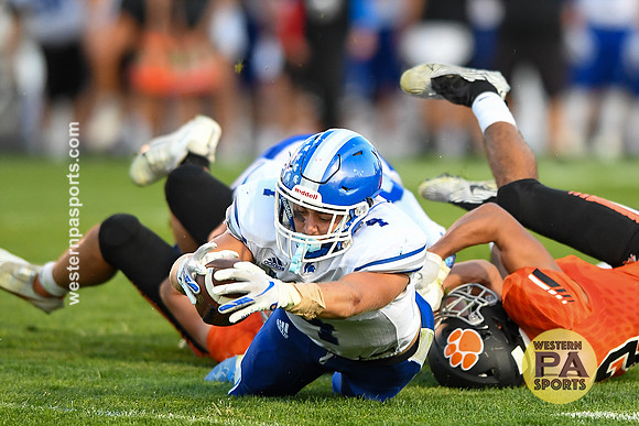 Football_Latrobe vs Hempfield_20220909-KR1_2228
