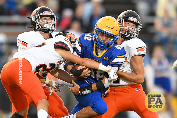 Football_Derry vs Latrobe_20220826-KR1_1911