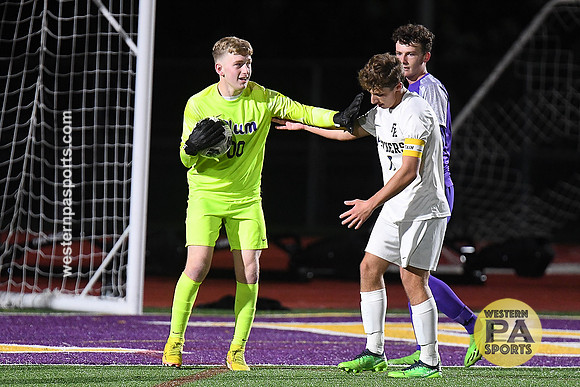 Boys Soccer_FR vs Plum_20220927-KR1_9851