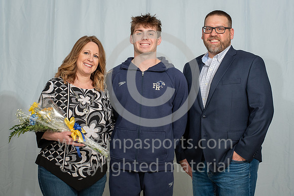 FR Swim Sr Night_20250213-KR5_6186