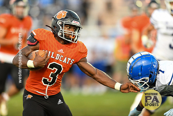 Football_Latrobe vs Hempfield_20220909-KR1_2313