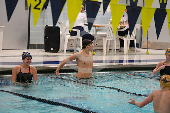FR Swim Sr Night_20210218-KR1_3622
